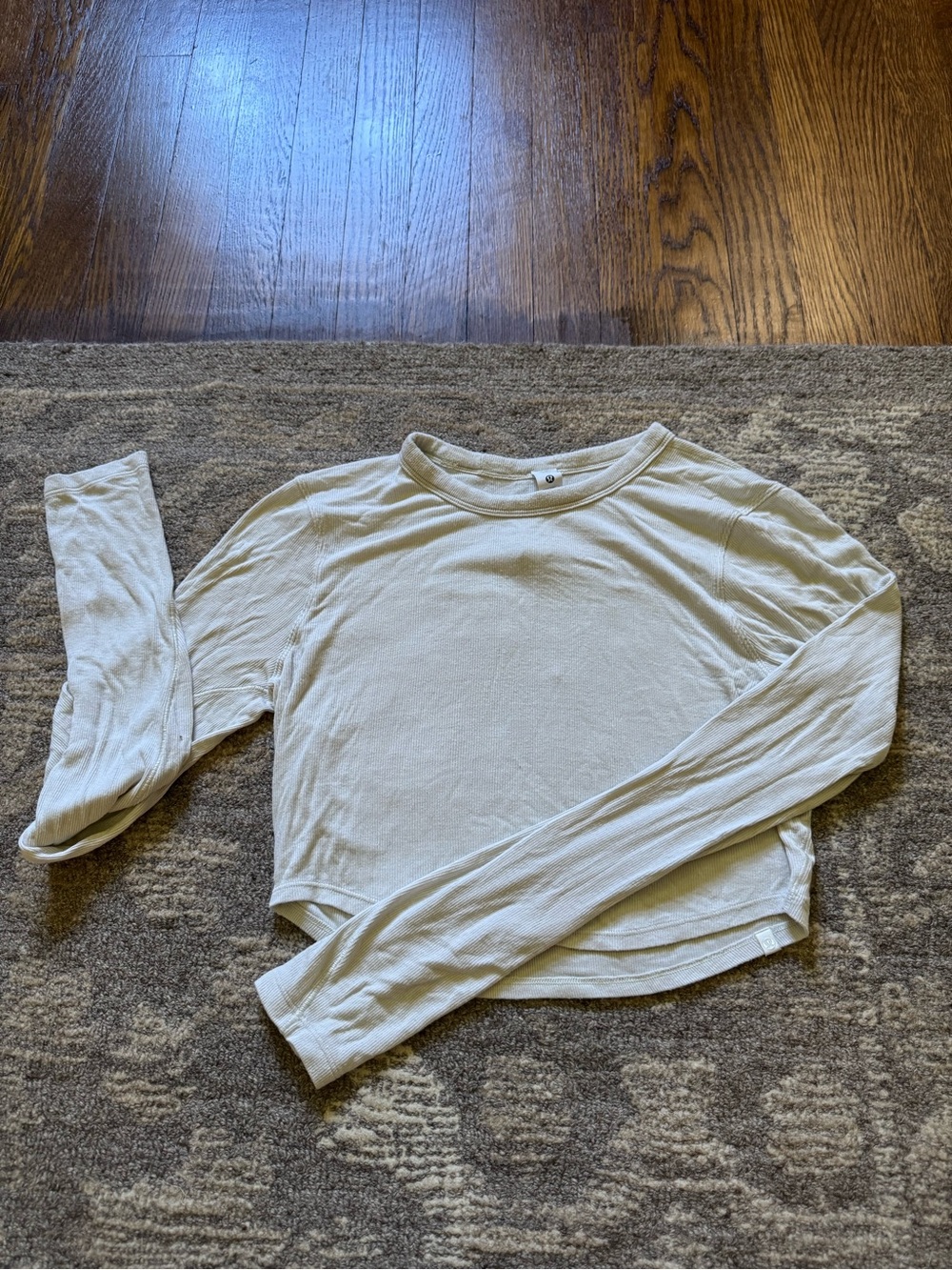 Lululemon cream crop top